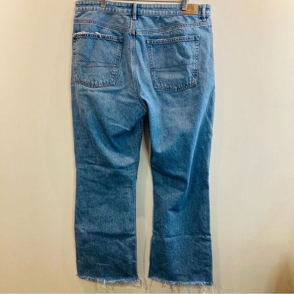 AMERICAN EAGLE Sz 16 90s Bootcut  Light Wash Raw Hem Wiskering Boot Cut Jeans - Picture 7 of 11